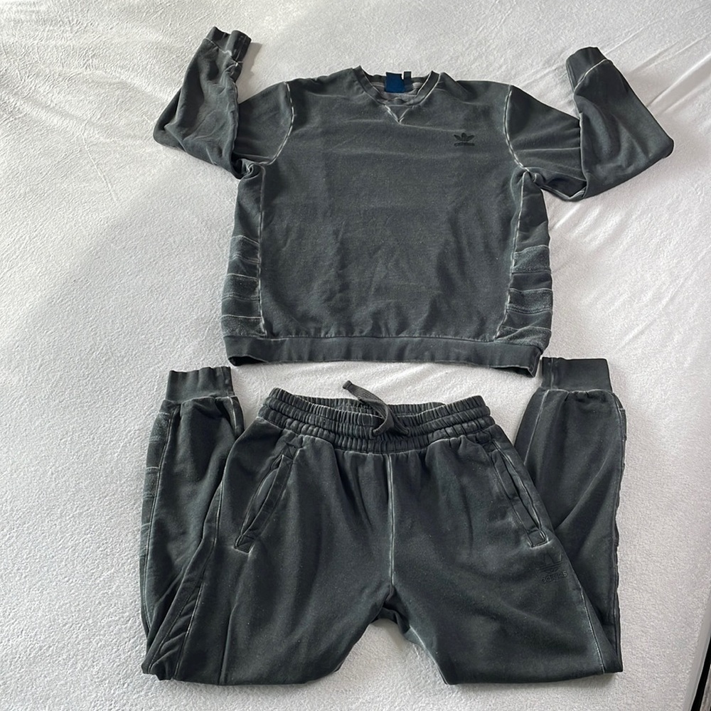 Adidas 2pc FADED DISTRESSED LOOK SWEATSUIT